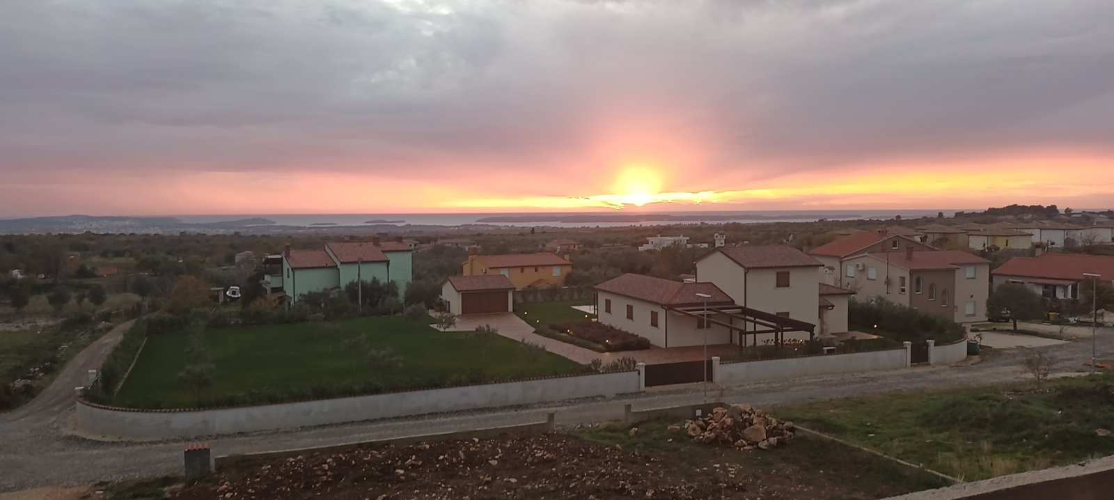 Vodnjan građevinsko zemljište s pogledom na more